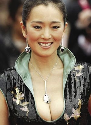 ¶��װ�ڵ�10Ů����ѡ��ͷ