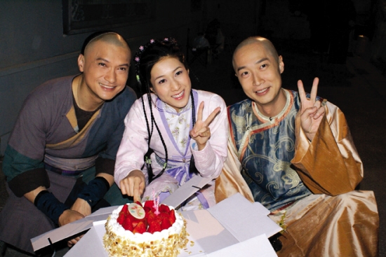 马浚伟深夜为钟嘉欣庆生自称当干妹妹对待(图)