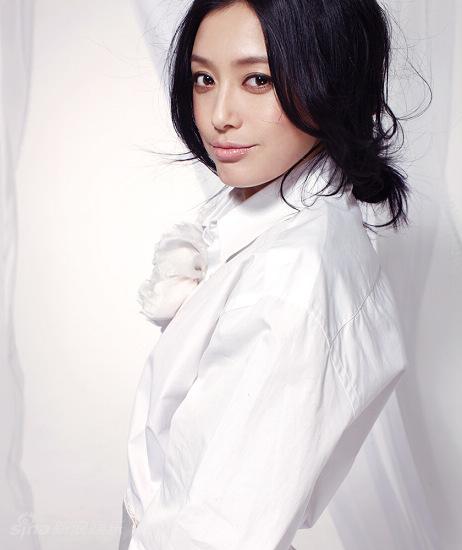 图文:秦岚夏日写真-秦岚气质独特