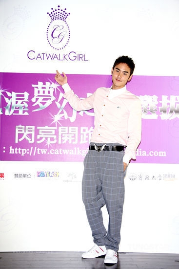 ��ͼ����챻�Ȼ�����Ů��ΧΪѡ��������