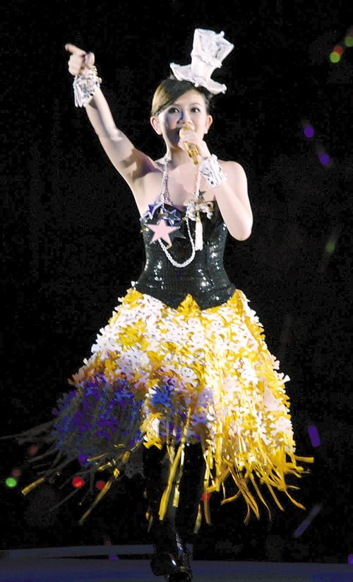 梁静茹说广东话唱粤语歌 广州演唱会以情动人