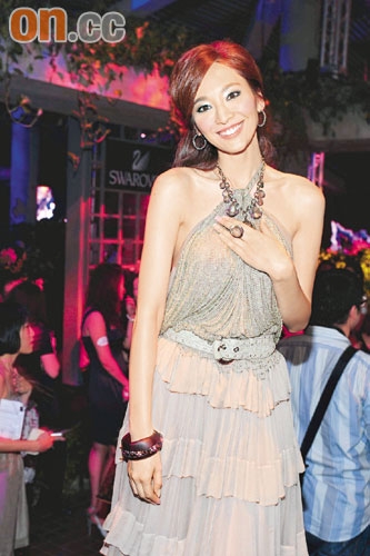 吴佩慈富豪男友旧爱大爆料称其只是打工仔(图)