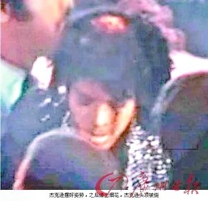 �����˶����ܿ�ѷ�����״������� ��Ů������