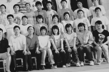 同学老师揭秘曾轶可:上学爱迟到 写的歌很恐怖 同学老师揭秘曾轶可:上学爱迟到 写的歌很恐怖