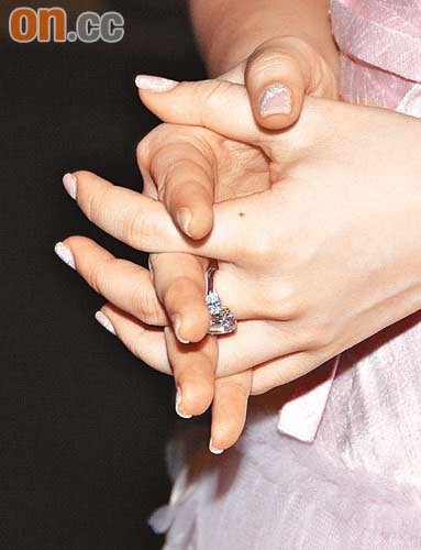 赌王龙凤胎18岁成人礼 百万派对众星祝贺(图) 赌王龙凤胎18岁成人礼 百万派对众星祝贺(图)