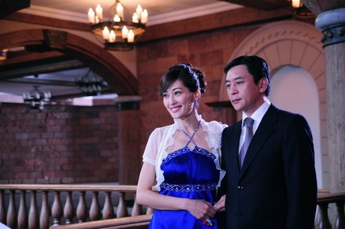 孟广美拍新剧闹婚变 戴墨镜遮挡黑眼圈(图)