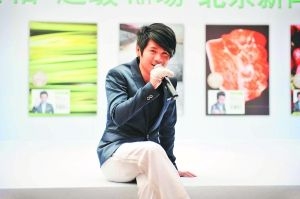 �ܸ�����������׶����౱�� �Գƽ������ڵ�