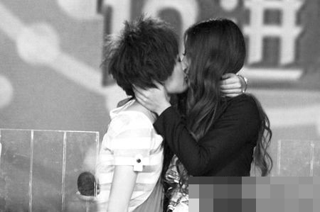 ֹ����ǿ���ǡ�����ɡ� ����ɻ�Ӧ���˷粨