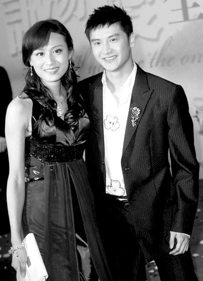 田亮夫妇恩爱亮相透露女儿或继承父业练跳水